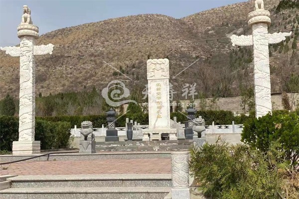皇家龙山陵园