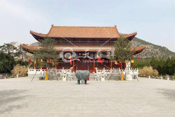 皇家龙山陵园